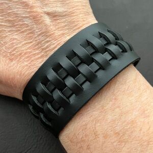 🟦SALE🟦 NEW Artisan made genuine leather bracelet